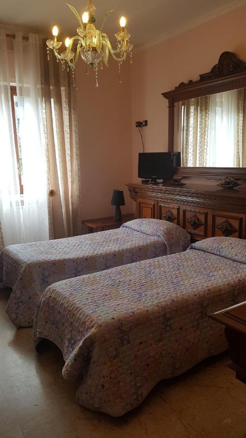 Le Giarette Apartment เชฟาลู ภายนอก รูปภาพ