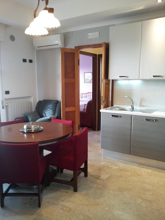Le Giarette Apartment เชฟาลู ห้อง รูปภาพ